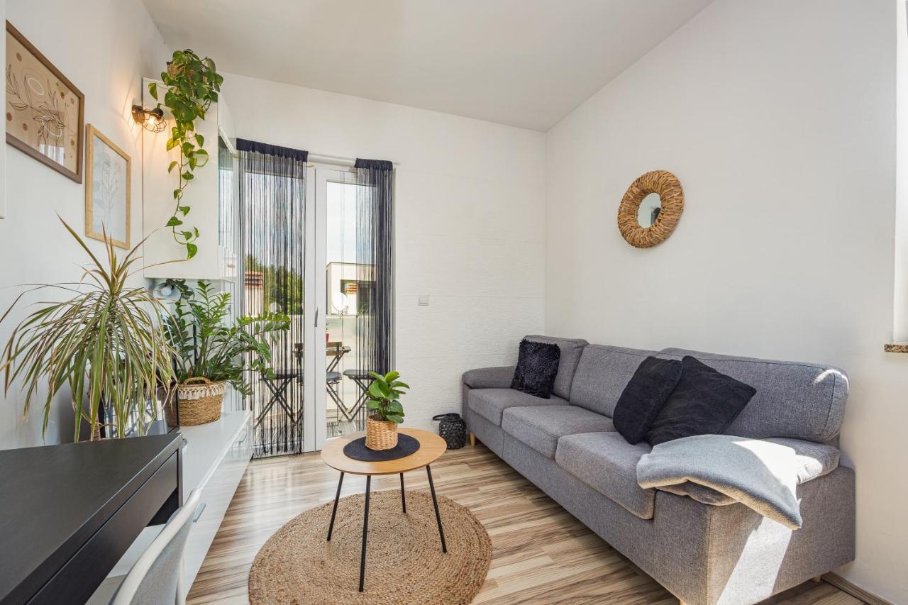 Studio Apartman Marly Apartment พูลา ภายนอก รูปภาพ