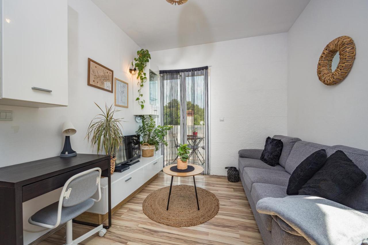 Studio Apartman Marly Apartment พูลา ภายนอก รูปภาพ